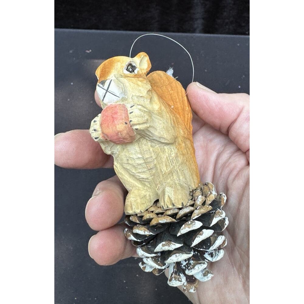 Hand Carved Wood Squirrel Ornament Woodland Pinecone Chipmunk Nut -S1A